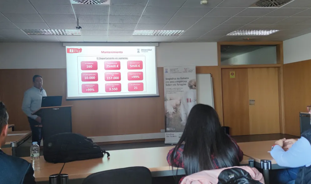 Organizamos Jornada Profesionalizante en la Escuela de Ingeniería y Arquitectura (EINA) Organizamos Jornada Profesionalizante en la Escuela de Ingeniería y Arquitectura (EINA)