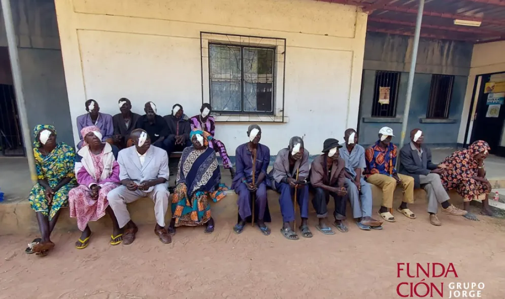 Colaboramos con la Fundación Ilumináfrica Colaboramos con la Fundación Ilumináfrica