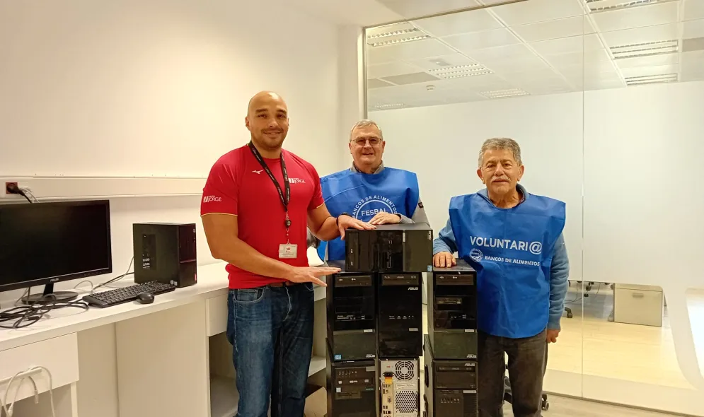 Donamos 10 torres de ordenador a la Fundación Banco de Alimentos de Zaragoza Donamos 10 torres de ordenador a la Fundación Banco de Alimentos de Zaragoza
